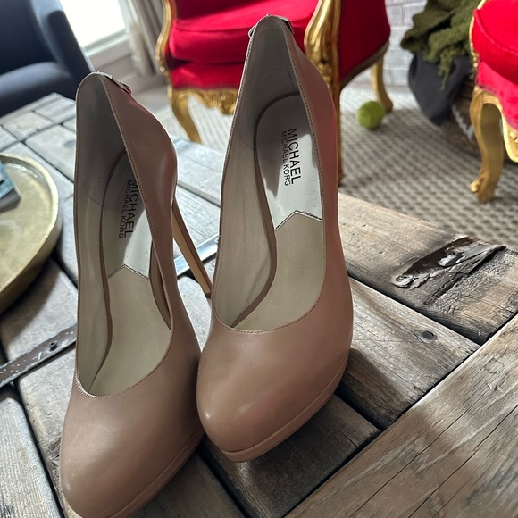 As new NUDE MICHAEL KORS PUMPS - Picture 8 of 13